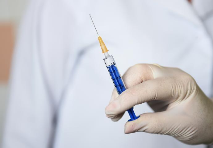 Vacuna contra el virus del papiloma humano.  ¿Los adultos también se beneficiarán?
